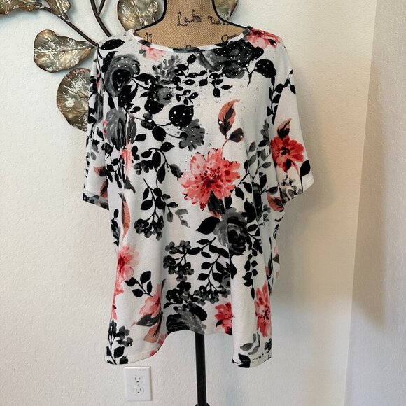 Floral Print Short Sleeve Tunic Top – White, Black & Red - Picture 2 of 4